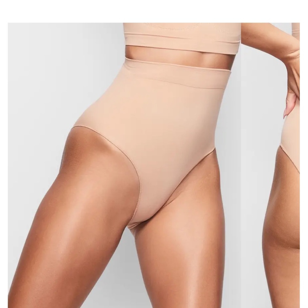 Skims sculpting mid waist briefs